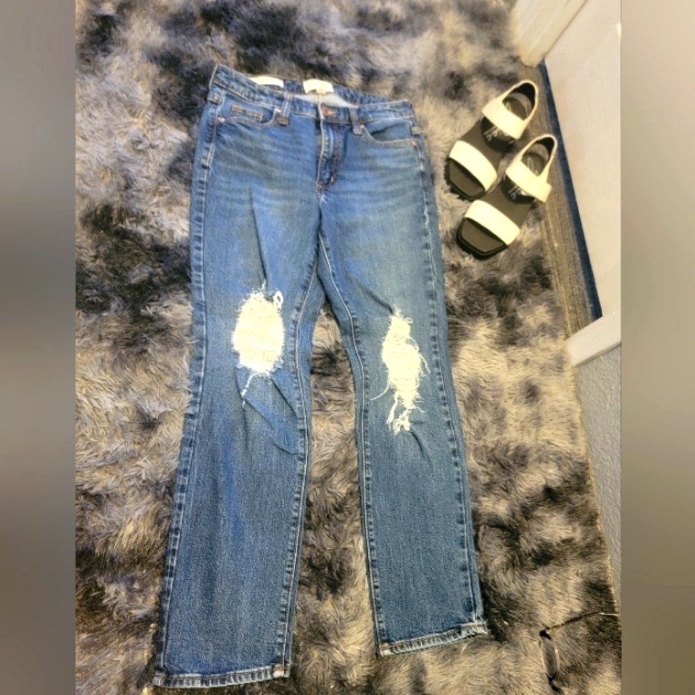 Universal Thread High Rise Skinny Straight Distressed Torn‎ 26R Jeans